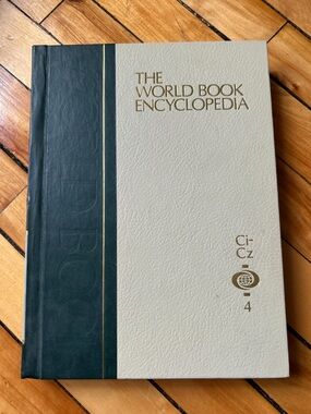 Elegant Minimalist Coffee Table Books World Book Encyclopedia Volume 4 Used
